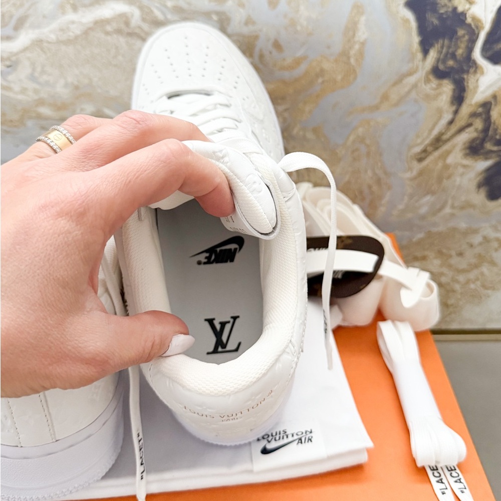 Louis Vuitton X NIKE AIR FORCE 1 Calfskin Monogram Mens Low Top White Sneakers - Picture 9 of 15